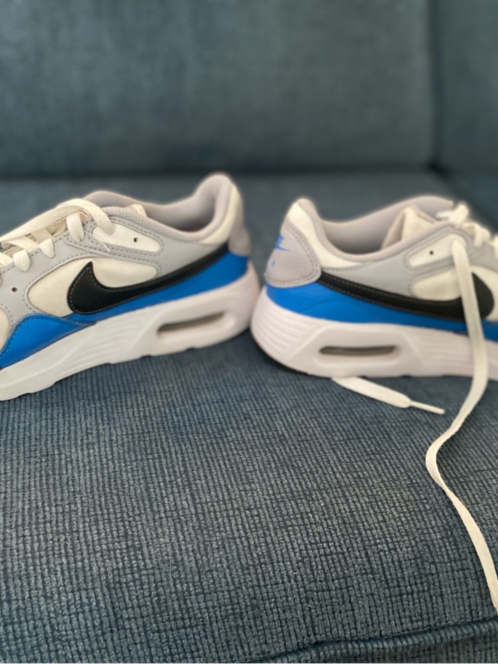 Sky blue, white and gray Nike Air Max Sneakers Big Boy size 7 (teenager) - Picture 3 of 6